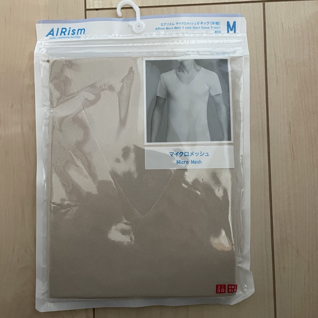 UNIQLO(ユニクロ)のエアリズム　マイクロネック　Ｖネック半袖　新品未開封 メンズのアンダーウェア(その他)の商品写真