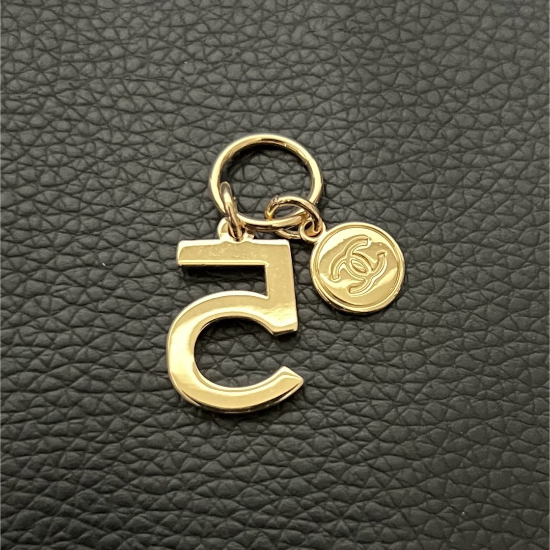 CHANEL(シャネル)のCHANEL ホリデー限定　チャーム　5 レディースのアクセサリー(チャーム)の商品写真