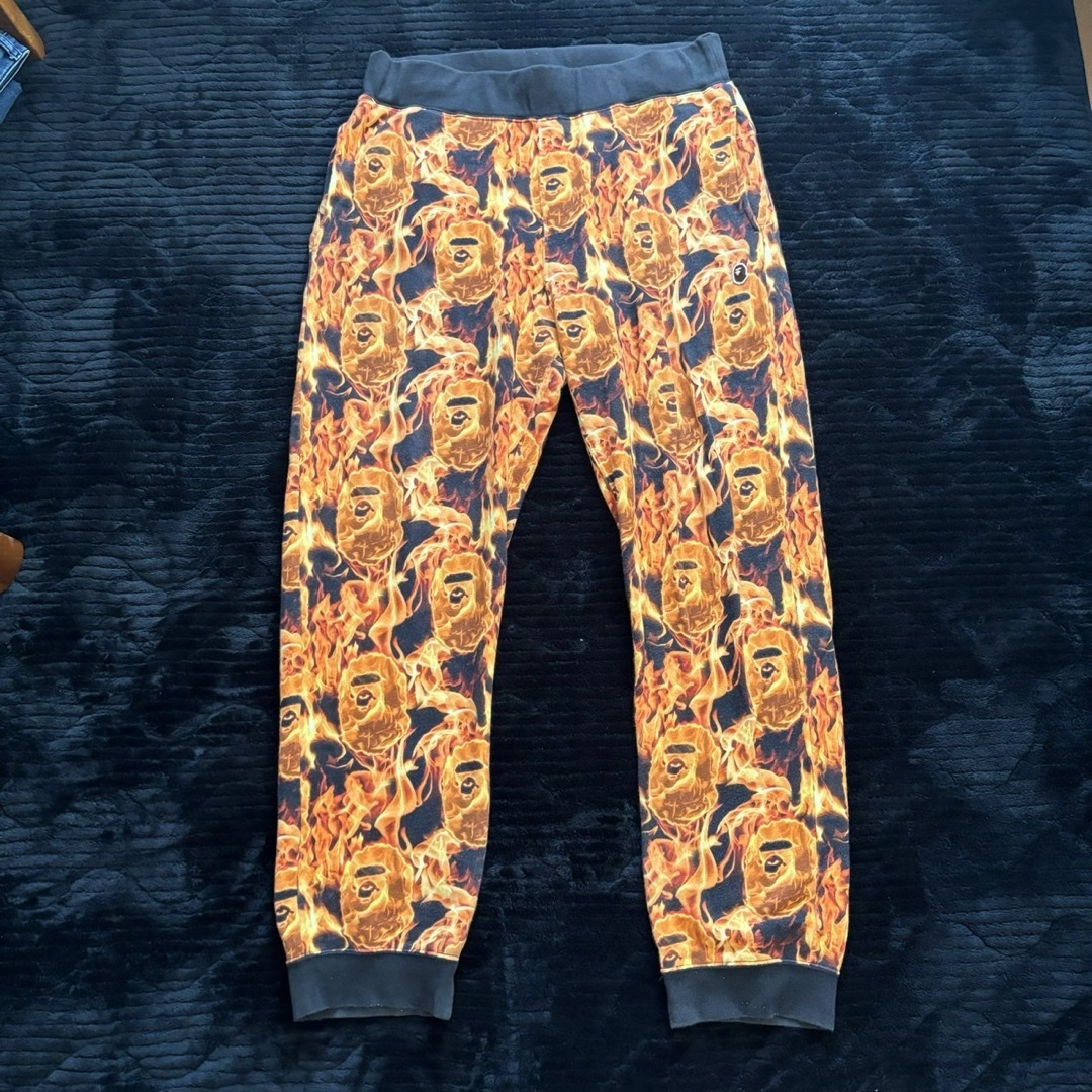 A BATHING APE(アベイシングエイプ)のBAPE FLAME メンズのパンツ(その他)の商品写真