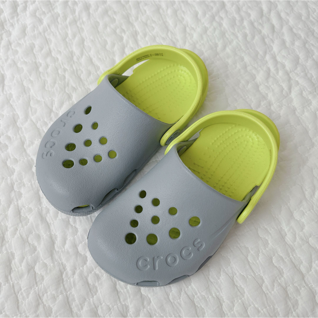 crocs(クロックス)のクロックス  サンダル　15.5 エレクトロキッズ　サンダル c8 キッズ/ベビー/マタニティのキッズ靴/シューズ(15cm~)(サンダル)の商品写真