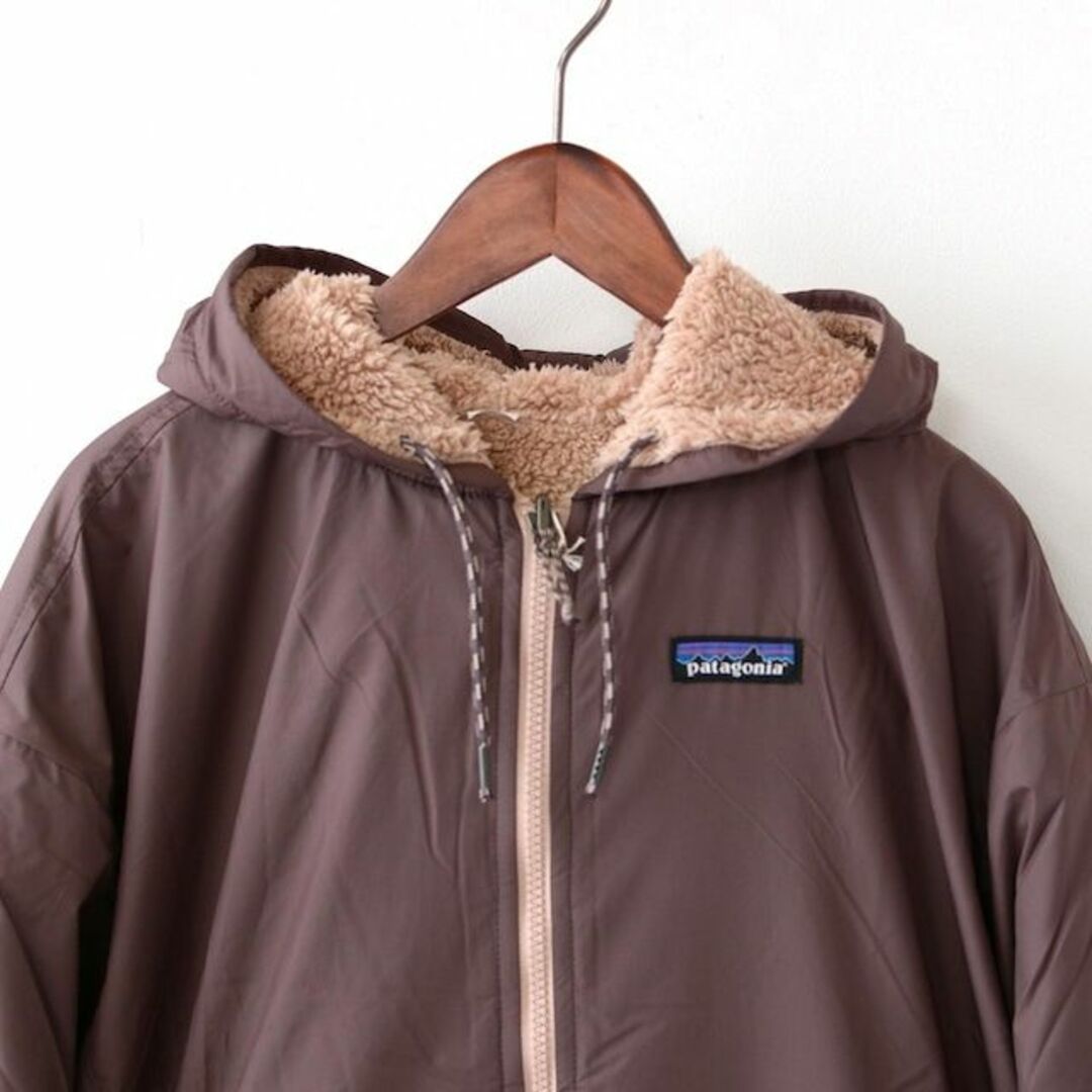 patagonia(パタゴニア)の【新品】Patagonia　リバーシブル　フード付き　ジャケット　レディース　S レディースのジャケット/アウター(ブルゾン)の商品写真