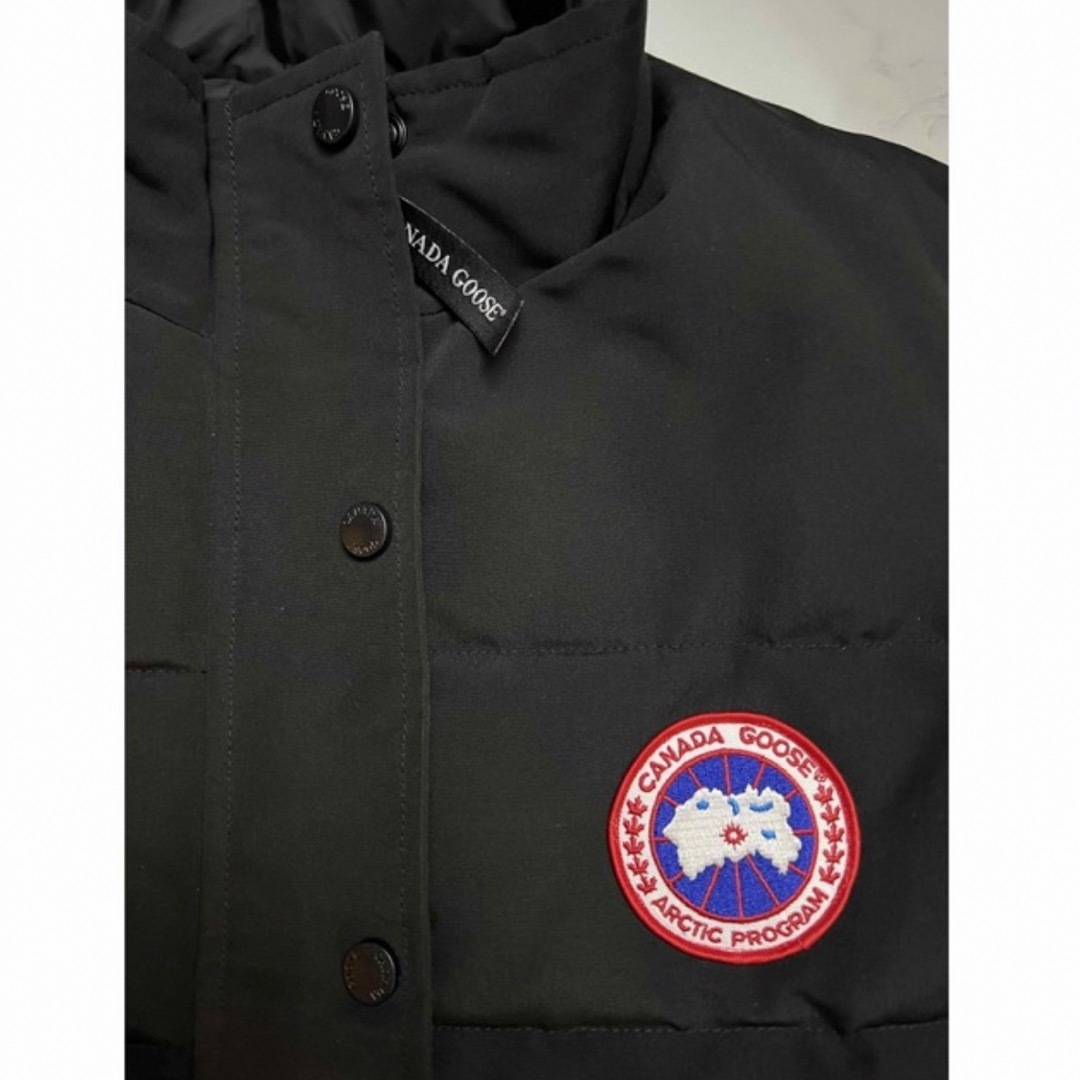 Canadagoose ダウンベスト メンズのジャケット/アウター(ダウンベスト)の商品写真