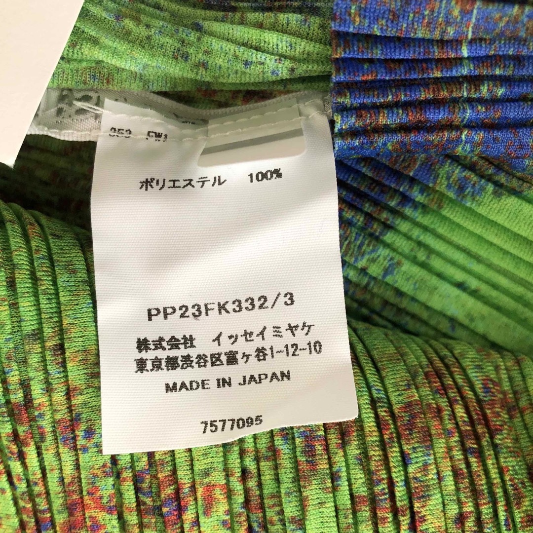 PLEATS PLEASE ISSEY MIYAKE(プリーツプリーズイッセイミヤケ)のタグ付☆PLEATS PLEASE 2022AW リブプリーツ タートルネック レディースのトップス(カットソー(長袖/七分))の商品写真