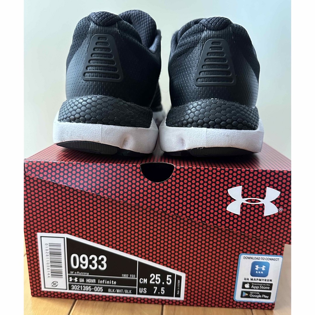 UNDER ARMOUR(アンダーアーマー)のUNDER ARMOUR ランニングシューズ 25.5cm 黒 マラソンシューズ メンズの靴/シューズ(スニーカー)の商品写真