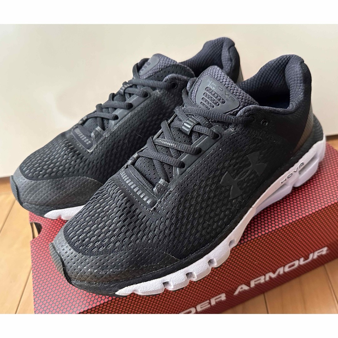 UNDER ARMOUR(アンダーアーマー)のUNDER ARMOUR ランニングシューズ 25.5cm 黒 マラソンシューズ メンズの靴/シューズ(スニーカー)の商品写真