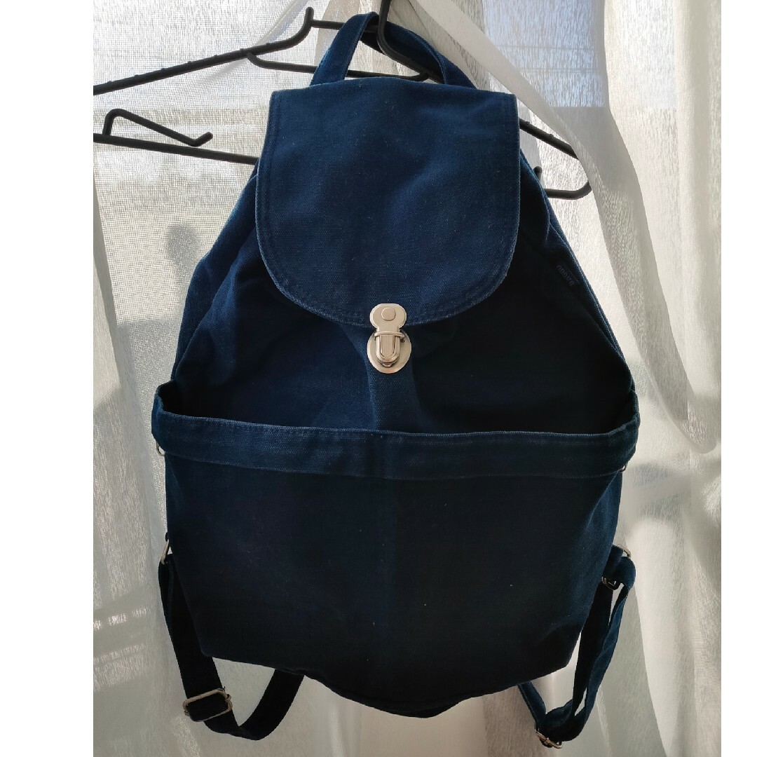 BAGGU(バグゥ)のBAGGUリュックサック　ネイビー レディースのバッグ(リュック/バックパック)の商品写真