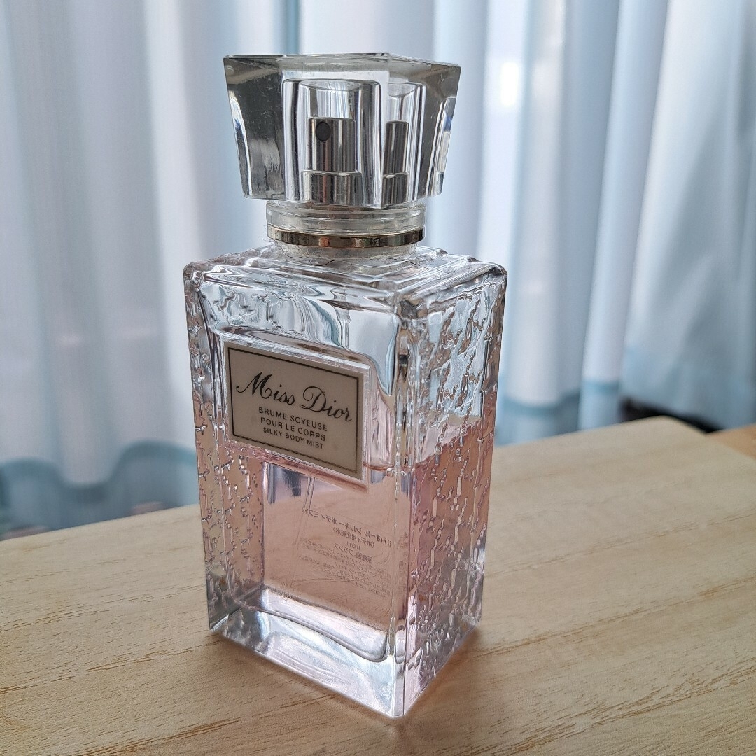 Dior(ディオール)のDiorミスディオールシルキーボディミスト100ml コスメ/美容のボディケア(その他)の商品写真