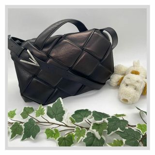 ボッテガヴェネタ(Bottega Veneta)のボッテガヴェベタ トップハンドル マキシイントレチャート ショルダーバッグ(ショルダーバッグ)