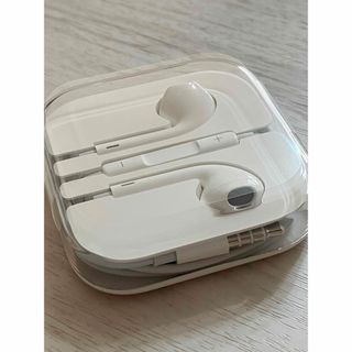 アップル(Apple)の【新品未使用】純正品 iPhone Apple イヤホンジャック EarPods(ヘッドフォン/イヤフォン)