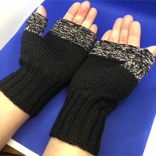 上品な手編みのニット手袋　ウールハンドウォーマー　L ブラック(手袋)