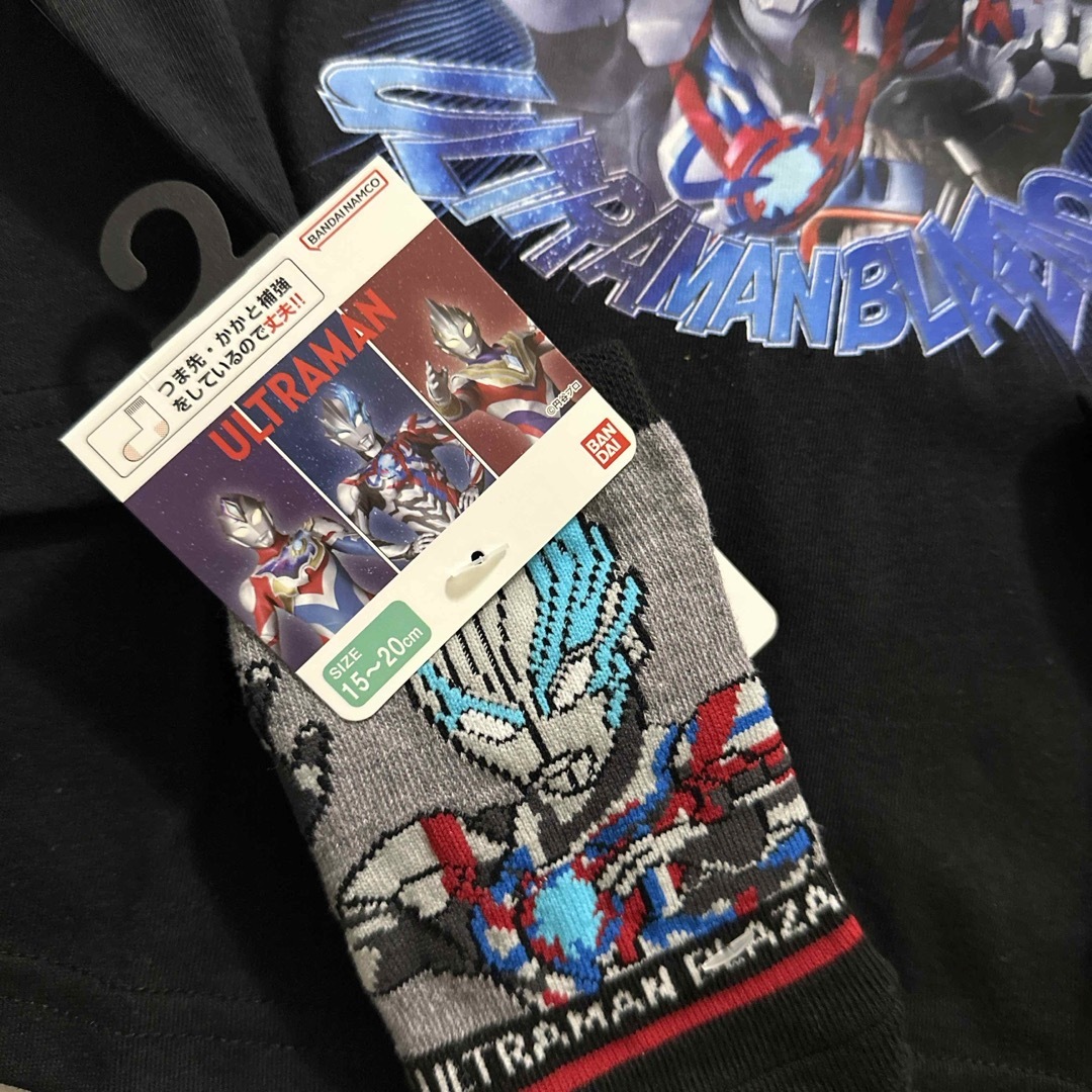 BANDAI(バンダイ)のウルトラマン　シリーズ　バンダイ　120 長袖　Tシャツ　靴下 キッズ/ベビー/マタニティのキッズ服男の子用(90cm~)(Tシャツ/カットソー)の商品写真