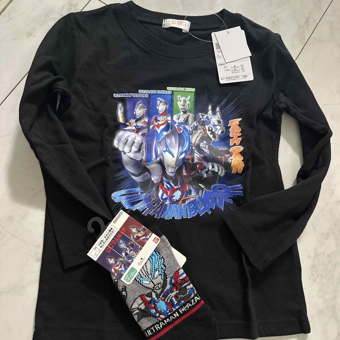 BANDAI(バンダイ)のウルトラマン　シリーズ　バンダイ　120 長袖　Tシャツ　靴下 キッズ/ベビー/マタニティのキッズ服男の子用(90cm~)(Tシャツ/カットソー)の商品写真