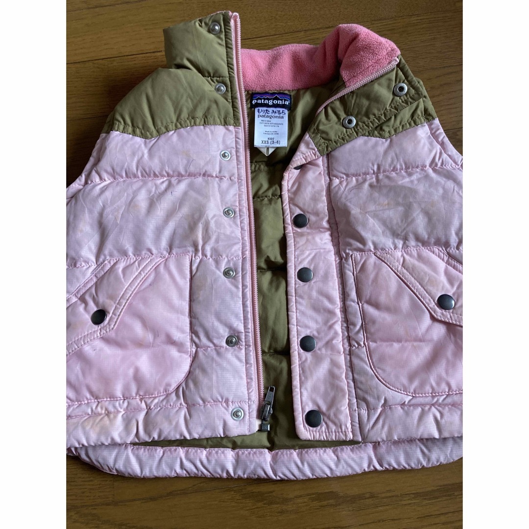 patagonia(パタゴニア)のキッズパタゴニア　ダウンベスト　ピンク値下げ キッズ/ベビー/マタニティのキッズ服女の子用(90cm~)(ジャケット/上着)の商品写真