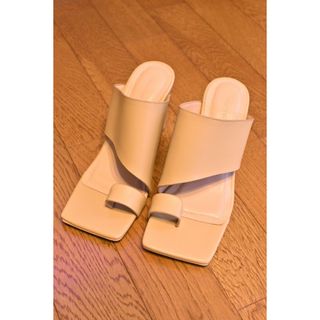 トゥデイフル(TODAYFUL)のTODAYFUL - Squaretoe Leather Sandals(サンダル)