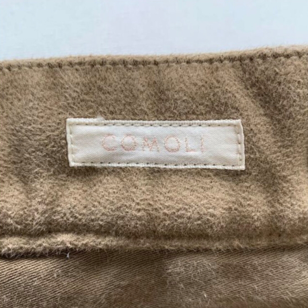 COMOLI(コモリ)のCOMOLI コモリ モールスキン ベルテッドテーパードパンツ ベージュ 2 メンズのパンツ(チノパン)の商品写真