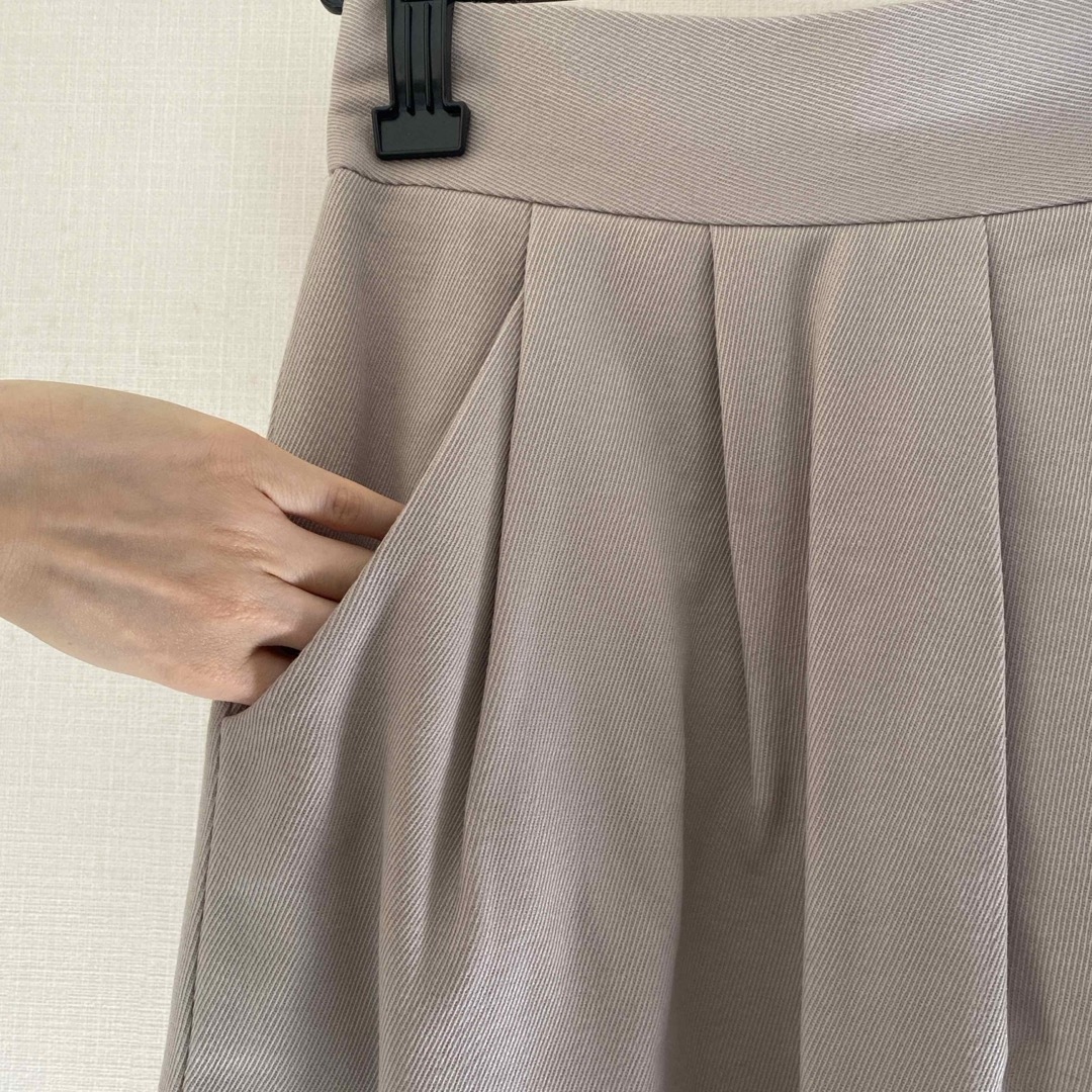 グレージュ　スカート レディースのスカート(ミニスカート)の商品写真