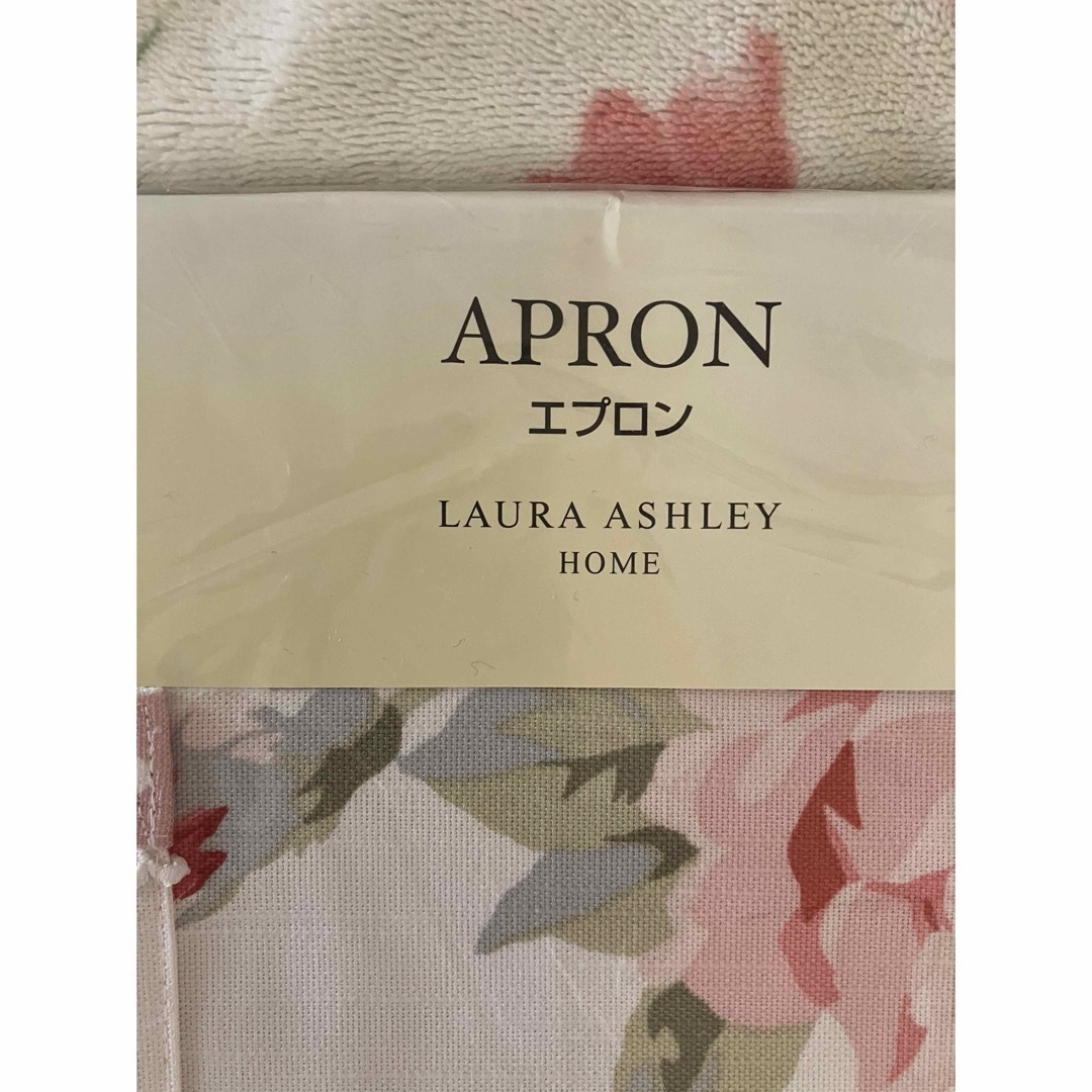 LAURA ASHLEY(ローラアシュレイ)の未使用　ローラアシュレイ　母の日　クチュールローズ　ピオニー　エプロン レディースのトップス(その他)の商品写真