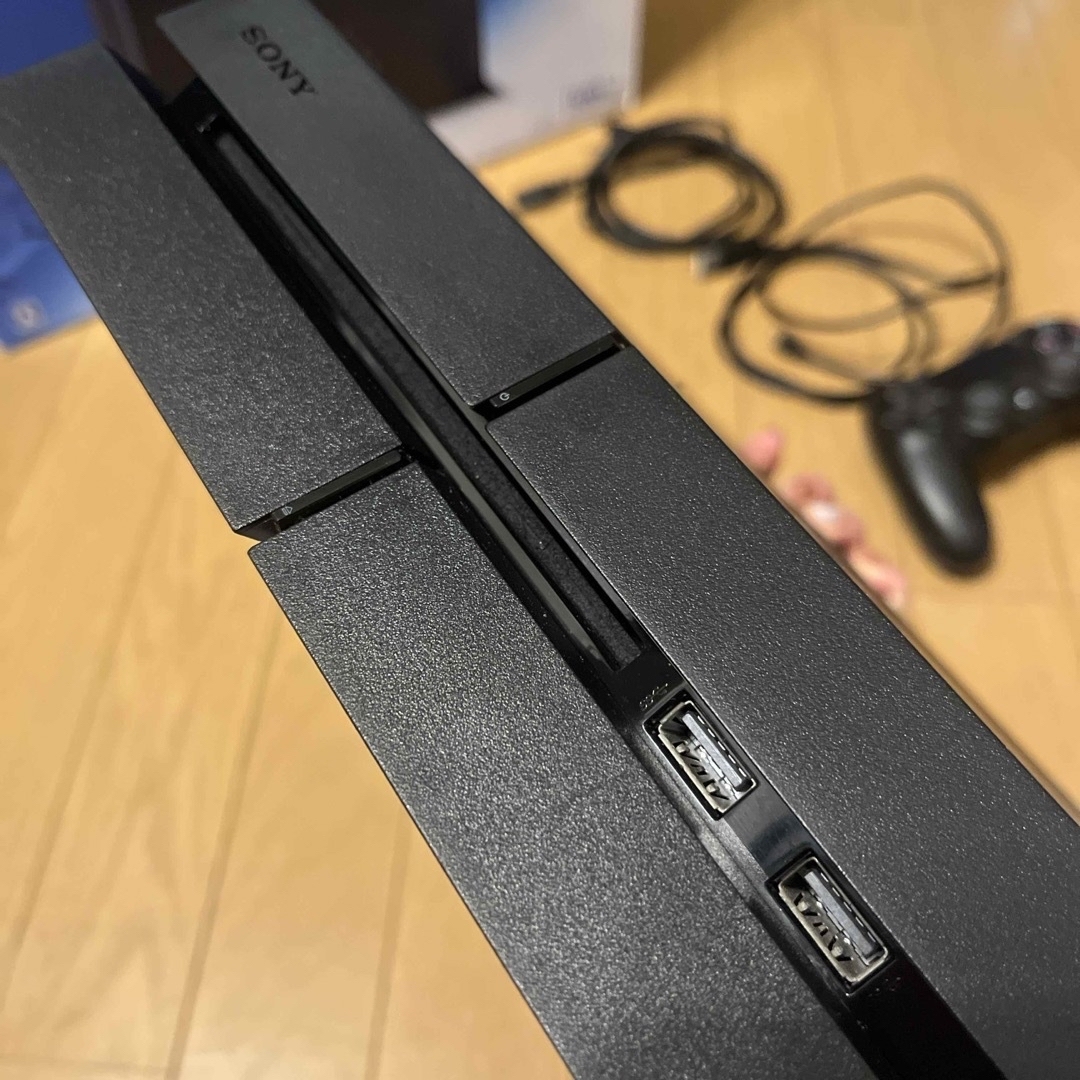 PlayStation4(プレイステーション4)のPlayStation4 CUH-1200A 500GB 本体 エンタメ/ホビーのゲームソフト/ゲーム機本体(家庭用ゲーム機本体)の商品写真