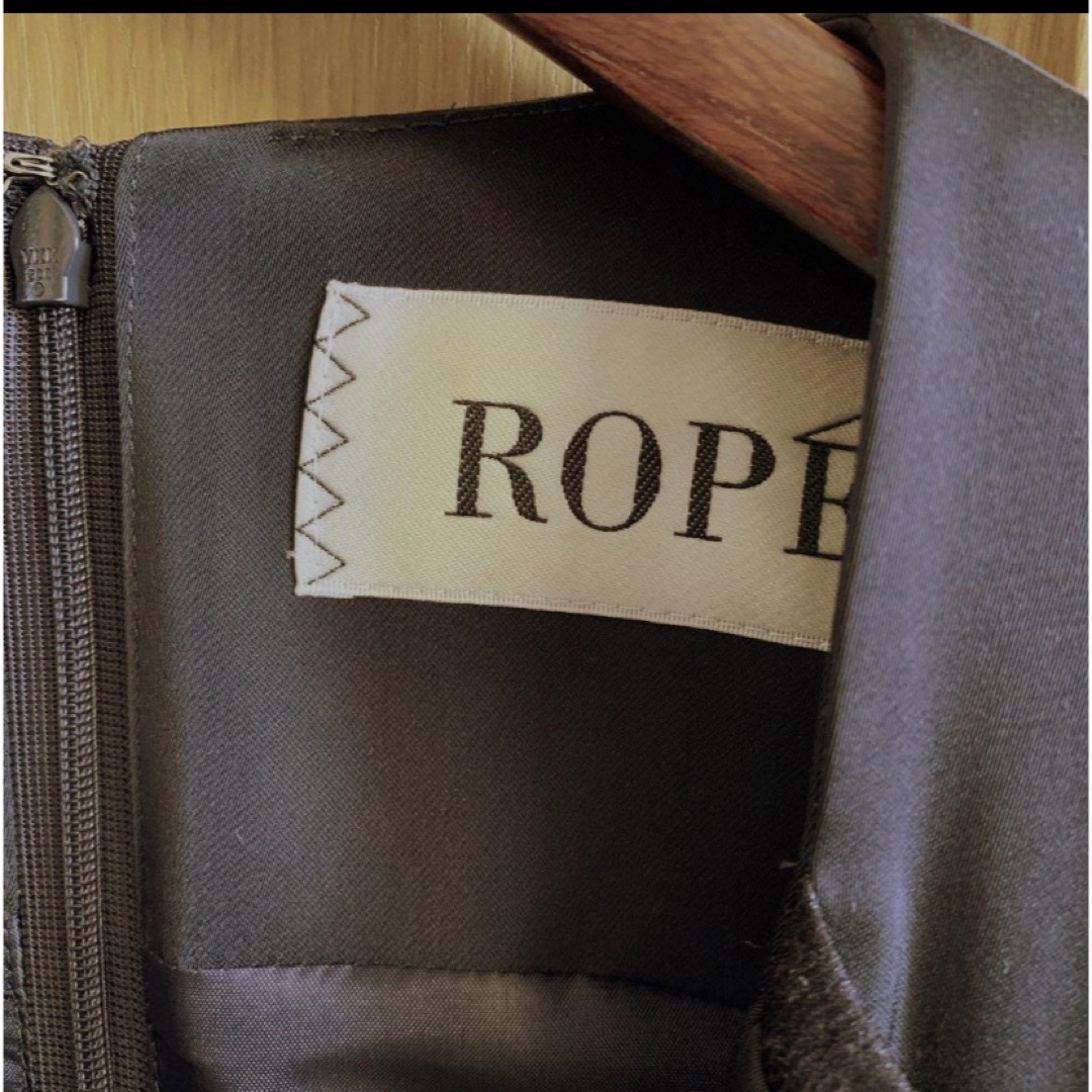 ROPE’(ロペ)のROPE ジレ風ワンピース　サイズ36  後ろリボン レディースのワンピース(ひざ丈ワンピース)の商品写真