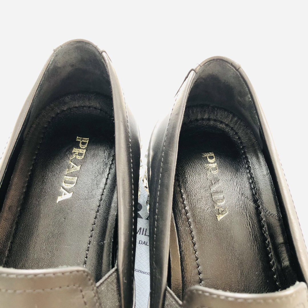 PRADA(プラダ)の●あーさん様専用●【中古美品】PRADA レザースリッポン レディースの靴/シューズ(スリッポン/モカシン)の商品写真