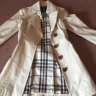 バーバリー(BURBERRY)の美品✨バーバリーブルレ。春色。薄いベージュコート。38(トレンチコート)