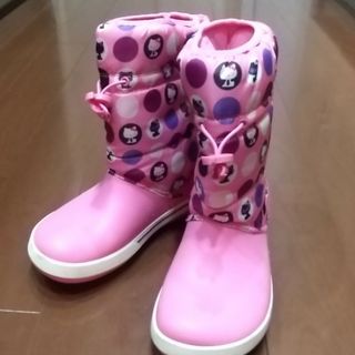 クロックス(crocs)のハローキティ　クロックス　スノーブーツ　スノーシューズ(ブーツ)