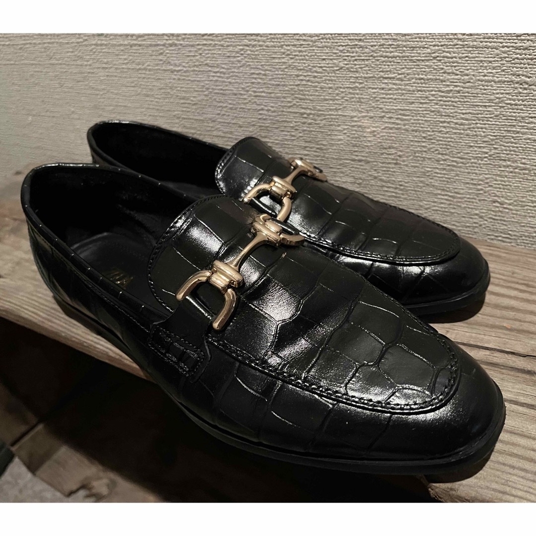 ZARA(ザラ)のセール中:ZARA レディースローファー　革靴　サイズ39表記 レディースの靴/シューズ(ローファー/革靴)の商品写真