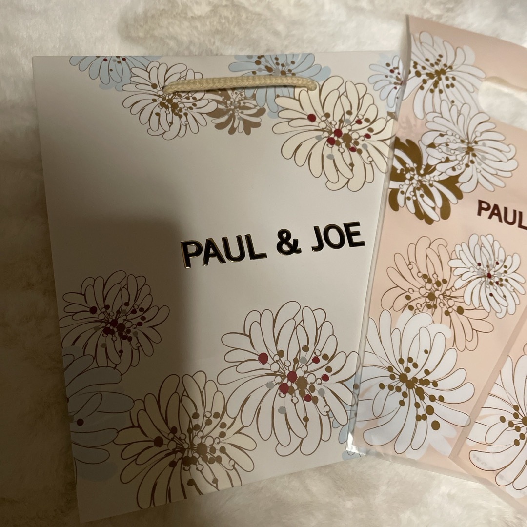 PAUL & JOE(ポールアンドジョー)の新品未使用　ポールアンドジョー　紙袋×1 ビニール袋×2 レディースのバッグ(ショップ袋)の商品写真