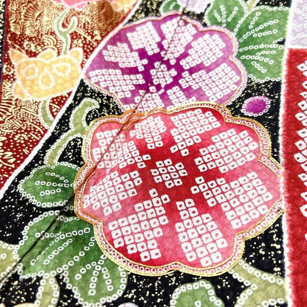 束ね熨斗に花模様の振袖 金駒刺繍 着物 束ね熨斗に花模様の振袖 金駒刺繍 着物