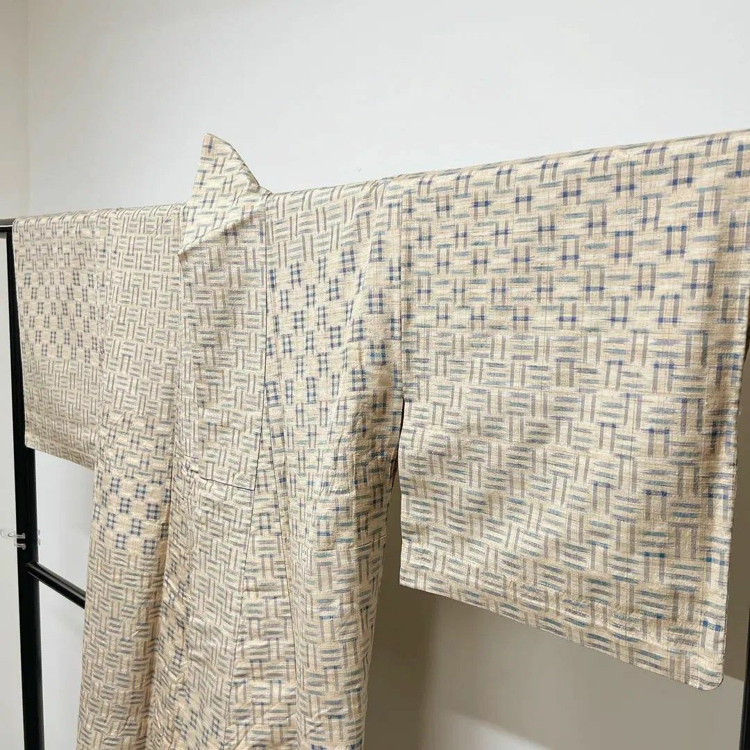 単衣　絣柄の紬の小紋　大丸　着物素材正絹商品番号