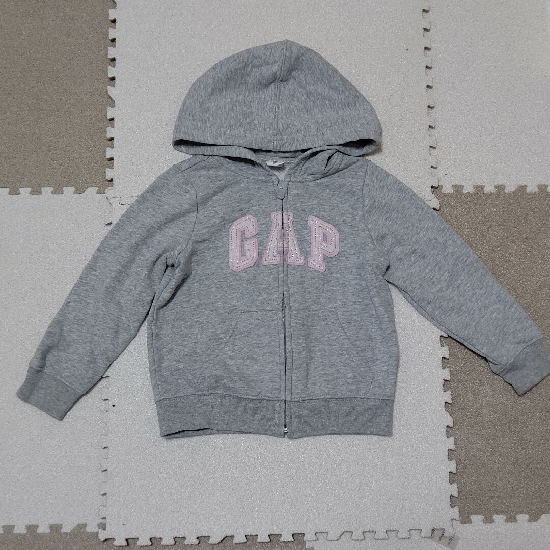 GAP Kids(ギャップキッズ)のキッズ 子供服 GAP パーカー キッズ/ベビー/マタニティのキッズ服女の子用(90cm~)(ジャケット/上着)の商品写真