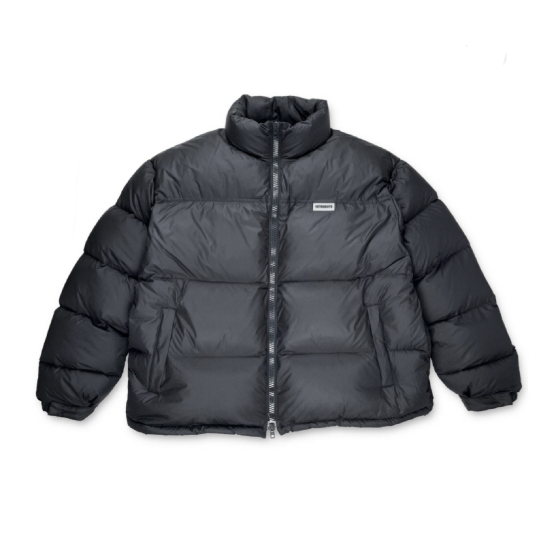 WACKO MARIA(ワコマリア)のVETEMENTS ヴェトモン LOGO PUFFER JACKET M ダウン メンズのジャケット/アウター(ダウンジャケット)の商品写真