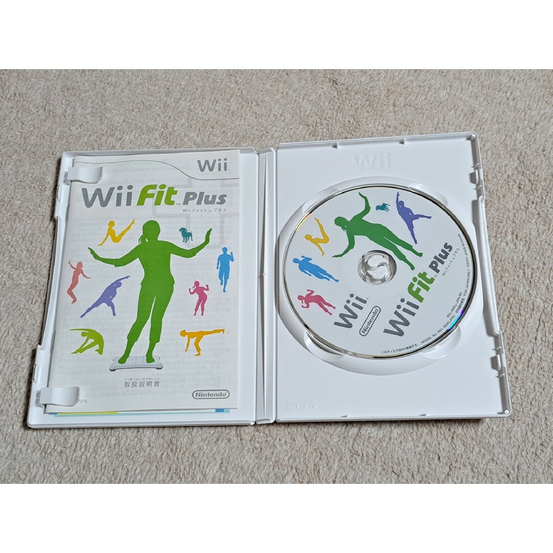 Wii(ウィー)の【1/30迄最終値下】Wii Fit バランスボード ホワイト ソフト カバー付 エンタメ/ホビーのゲームソフト/ゲーム機本体(家庭用ゲーム機本体)の商品写真