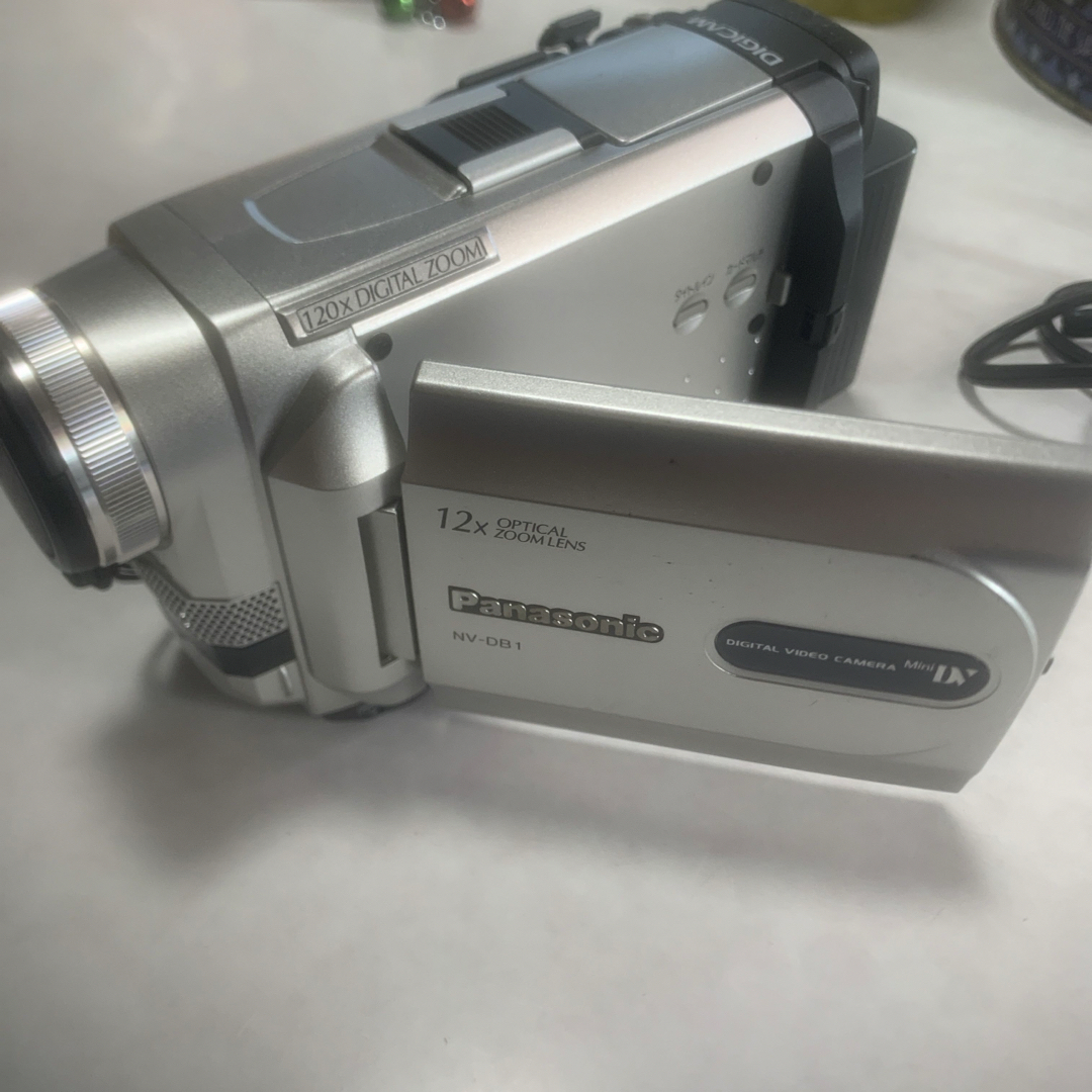 ビデオカメラPanasonic miniDVビデオカメラ　NV-DB1
