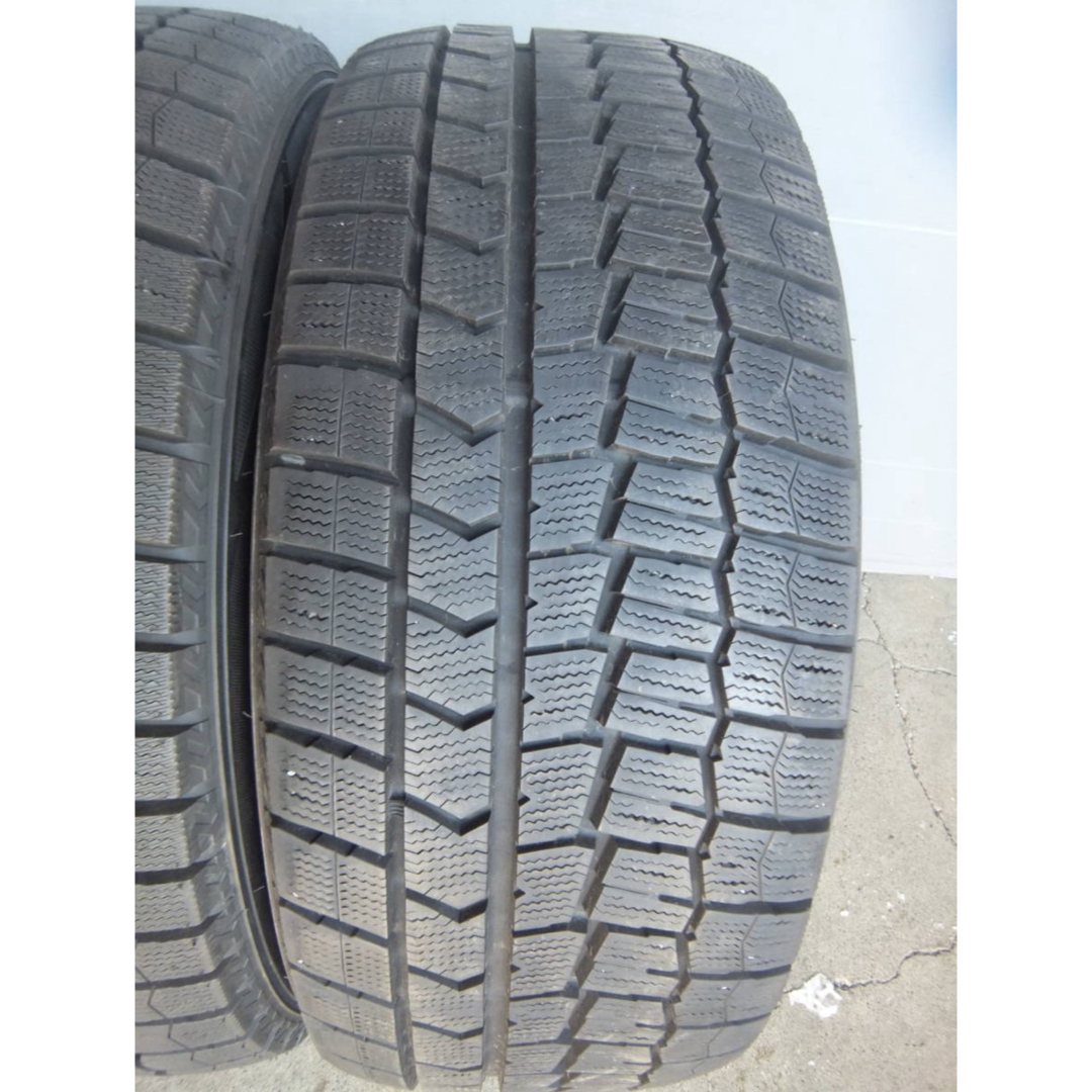 DUNLOP(ダンロップ)の235/50R18 WINTERMAXX WM02 22年 バリ山 スタッドレス 自動車/バイクの自動車(タイヤ)の商品写真