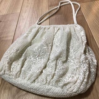 ザラ(ZARA)のZARA ザラ　白色チュール素材花柄ビーズバック(トートバッグ)