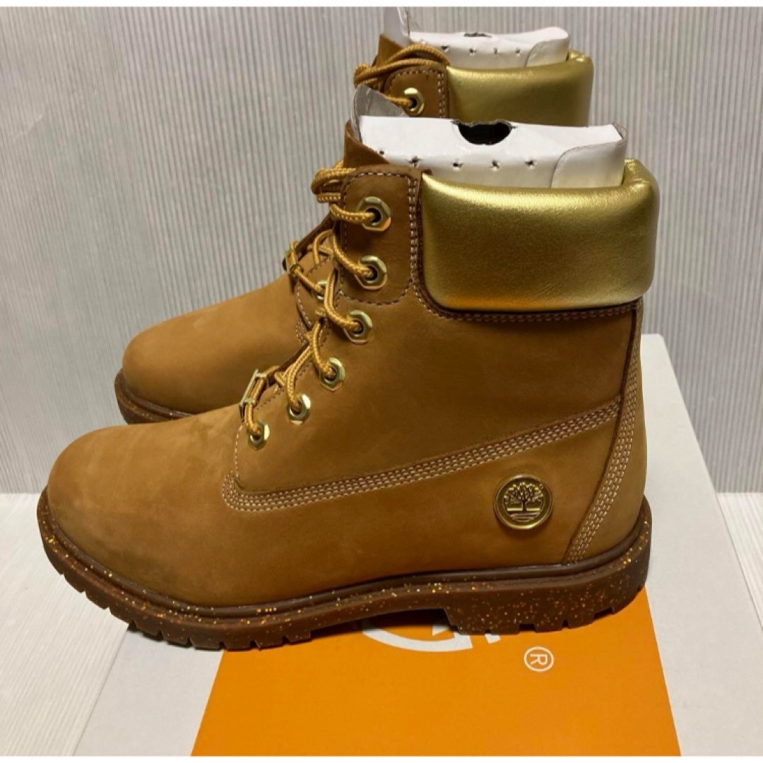 Timberland(ティンバーランド)の送料無料 新品 TIMBERLAND HERITAGE6インチ防水ブーツ25.5 レディースの靴/シューズ(ブーツ)の商品写真