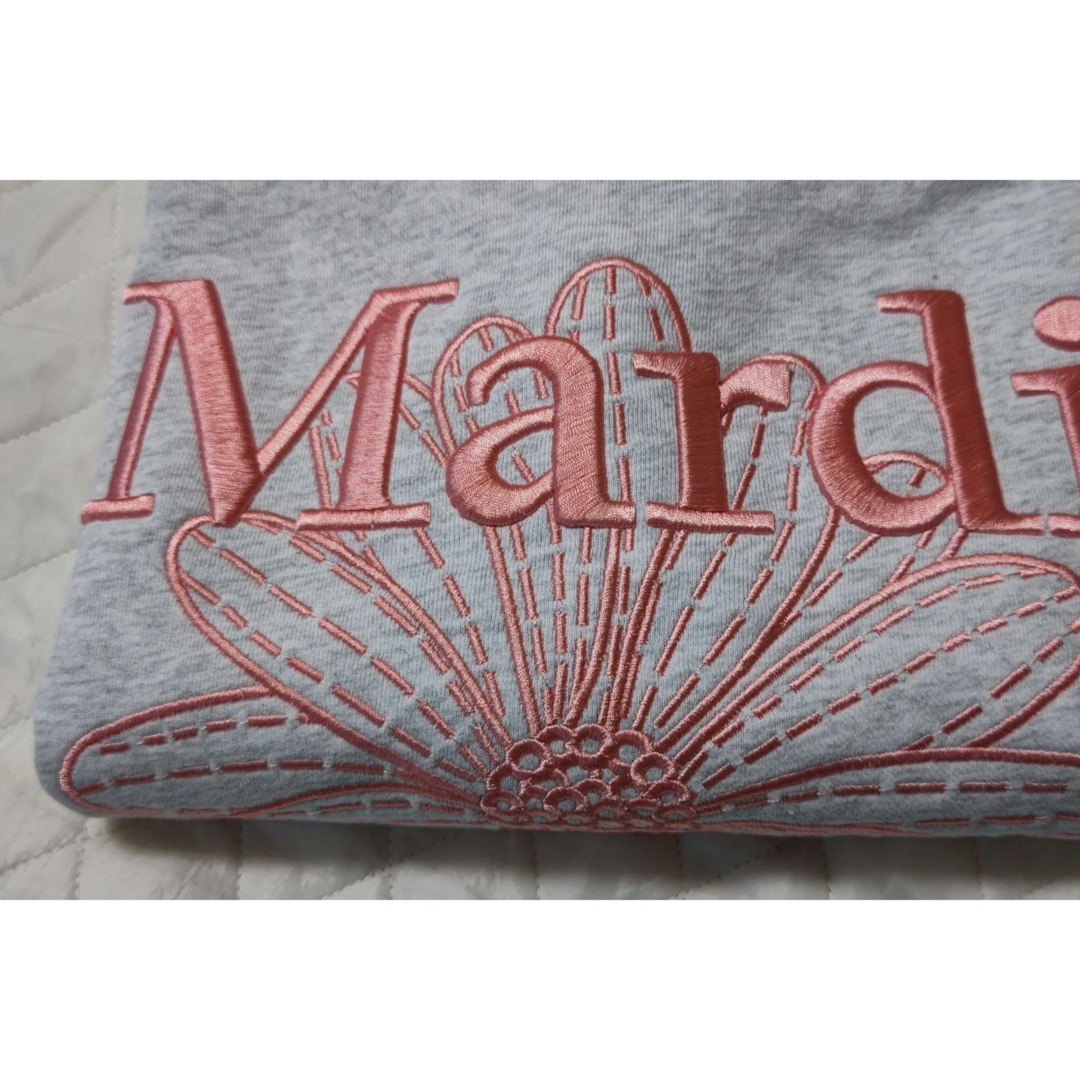  大人気刺繍でデザインされたMardi Mercrediロゴのスウェット レディースのトップス(トレーナー/スウェット)の商品写真