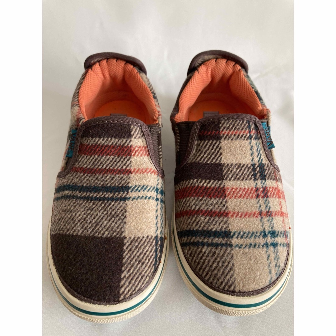 VANS(ヴァンズ)の【美品】VANS22㎝スリッポンスニーカー キッズ/ベビー/マタニティのキッズ靴/シューズ(15cm~)(スリッポン)の商品写真