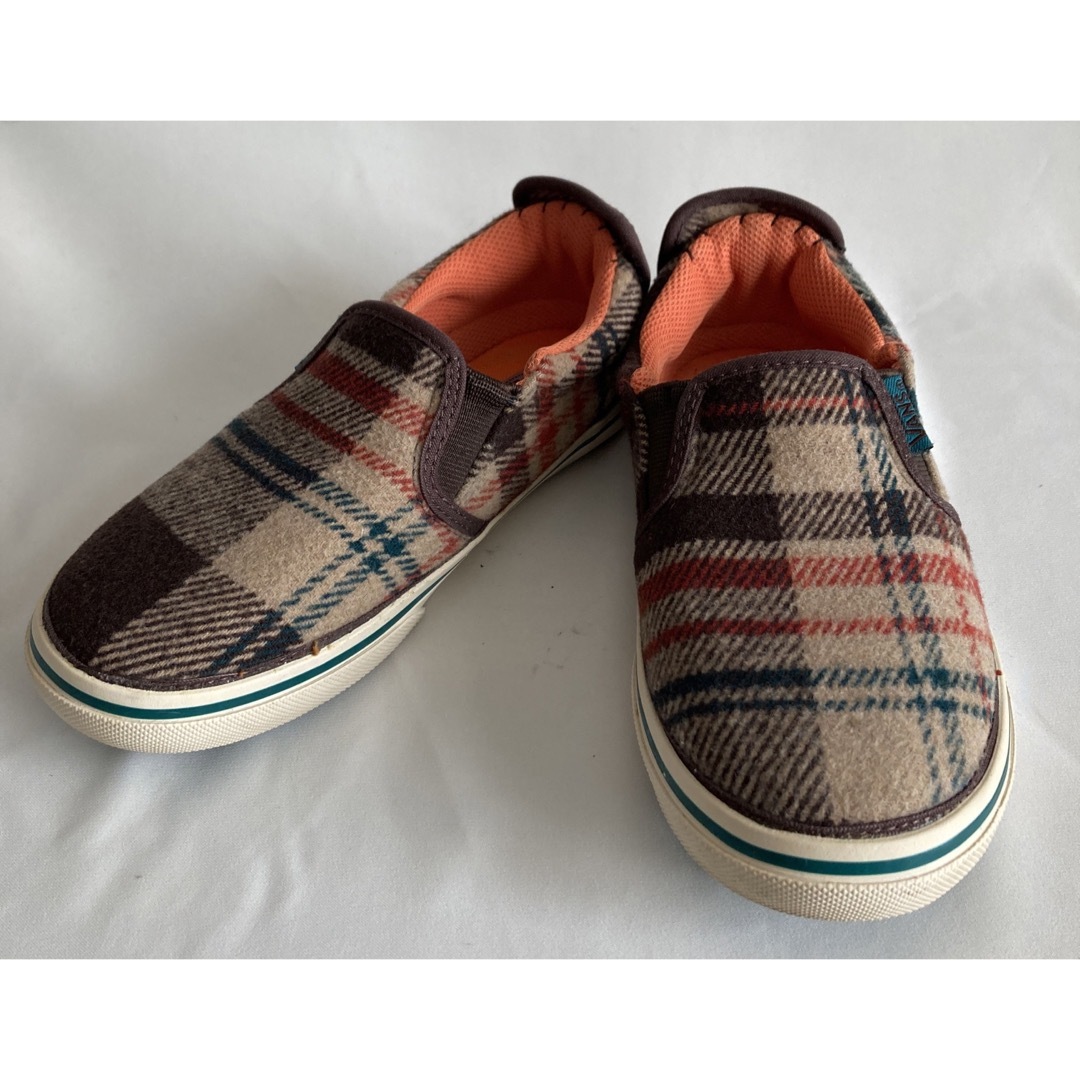 VANS(ヴァンズ)の【美品】VANS22㎝スリッポンスニーカー キッズ/ベビー/マタニティのキッズ靴/シューズ(15cm~)(スリッポン)の商品写真