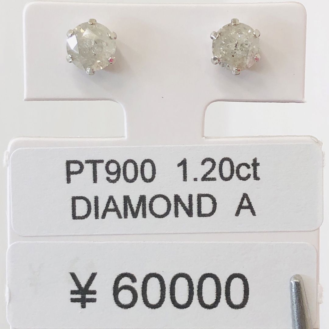 ラウンドサイズDE-23749 PT900 ピアス ダイヤモンド