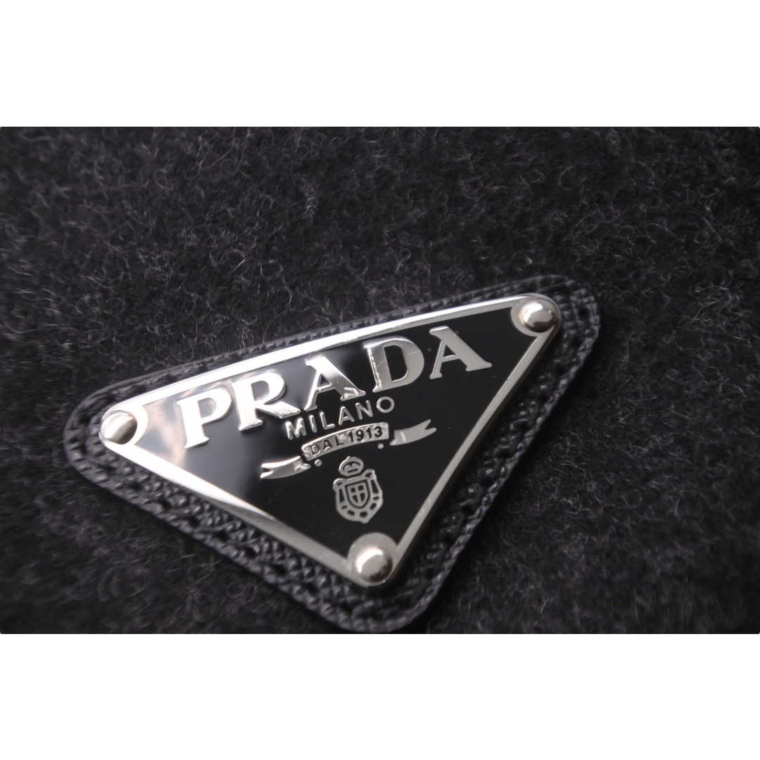 PRADA(プラダ)の極美品 PRADA プラダ バケットハット ウール ロゴ 14038 2HC137 1UMT ダークグレー トライアングルロゴ サイズM 中古 58665 レディースの帽子(ハット)の商品写真
