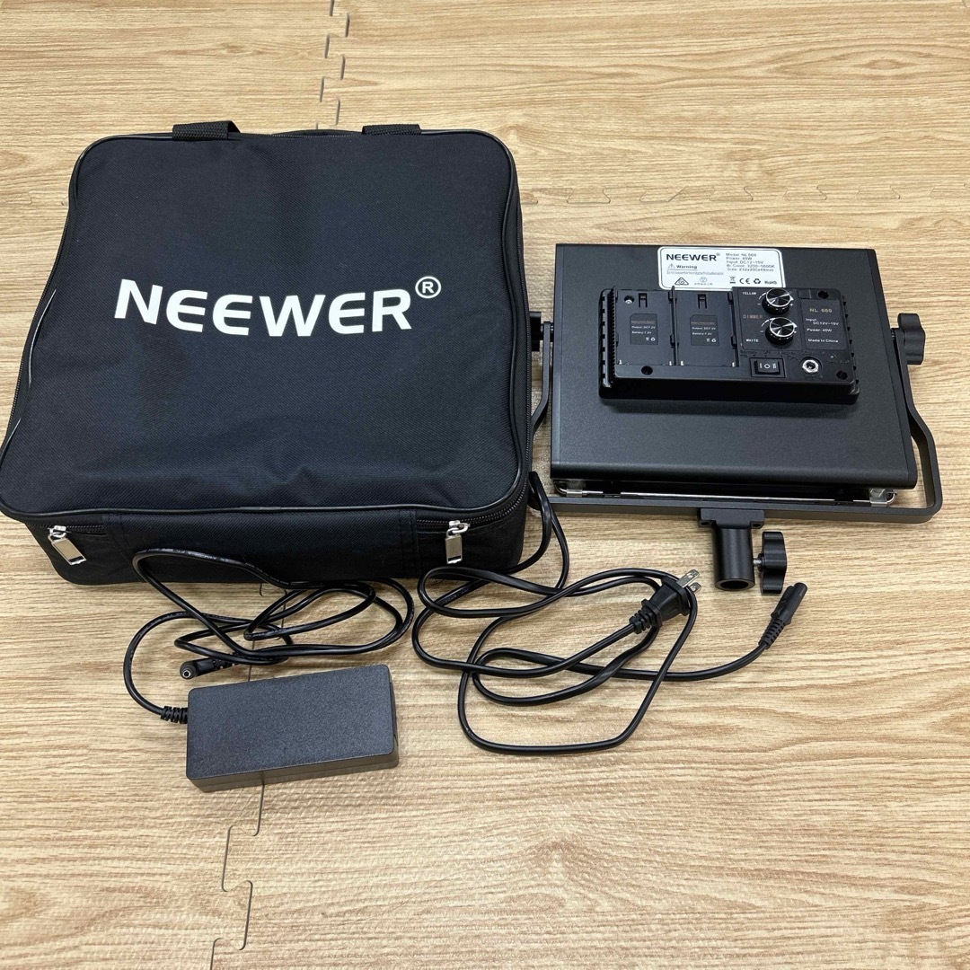 NEEWER(ニーワー)のNEEWER NL 660 LED ビデオライト 中古 スマホ/家電/カメラのカメラ(ストロボ/照明)の商品写真
