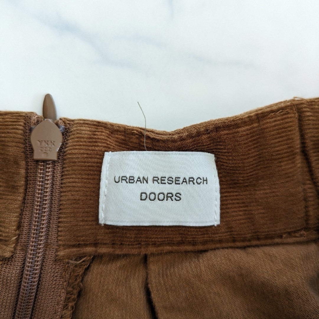 URBAN RESEARCH DOORS(アーバンリサーチドアーズ)の【24時間以内発送】 ロングスカート　コーデュロイ　レディース　DOORS　茶色 レディースのスカート(ロングスカート)の商品写真