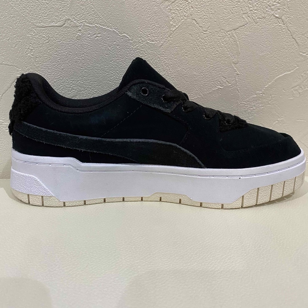 PUMA(プーマ)の新品【PUMA】プーマ　カリ ドリーム テディ コートスタイル　スニーカー レディースの靴/シューズ(スニーカー)の商品写真