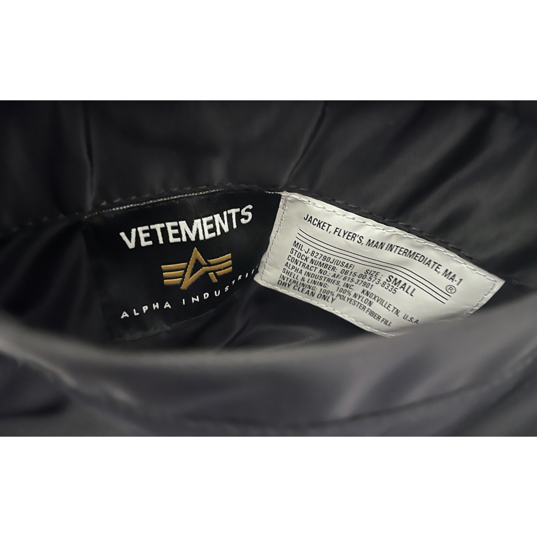 VETEMENTS(ヴェトモン)の新品☆VETEMENTS☆【S】BLACKOUTMOTORCYCLEBOMBER メンズのジャケット/アウター(ブルゾン)の商品写真