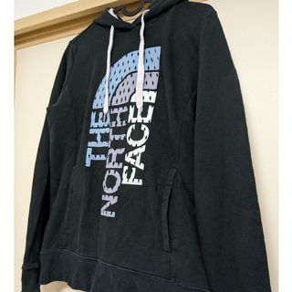 ザノースフェイス(THE NORTH FACE)のNORTH FACE ノースフェイス プルオーバー パーカー Sサイズ 縦ロゴ(パーカー)