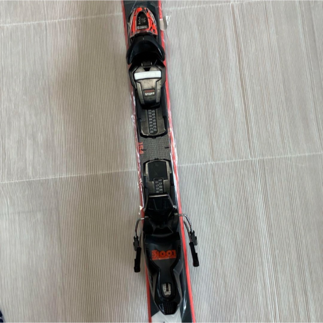 ROSSIGNOL(ロシニョール)の送料無料 新品 スペイン製 ロシニョール 22REACT R4SPORT スポーツ/アウトドアのスキー(板)の商品写真