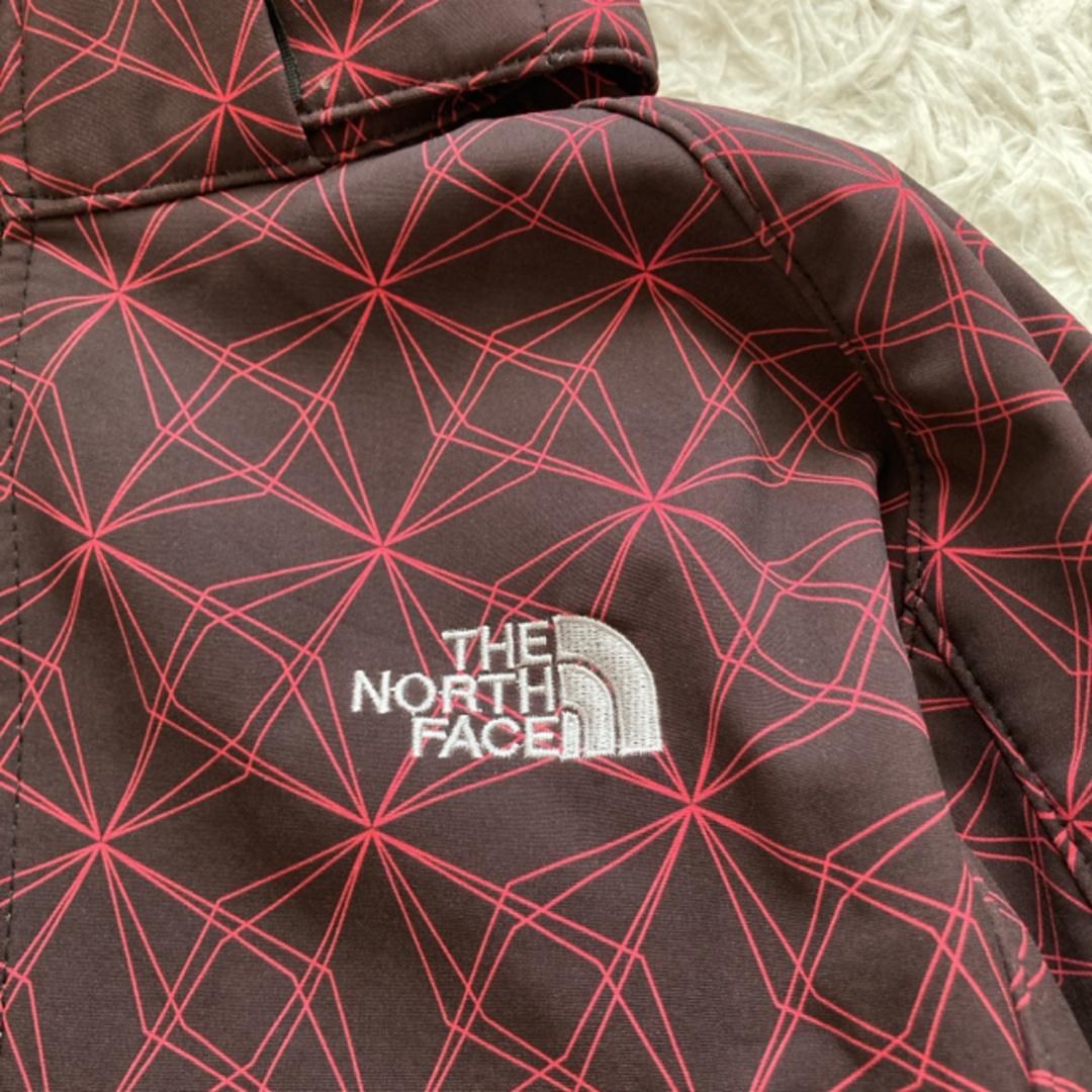 THE NORTH FACE(ザノースフェイス)のTHE NORTH FACE ナイロンジャケット マウンテンパーカー 総柄 L レディースのジャケット/アウター(ナイロンジャケット)の商品写真