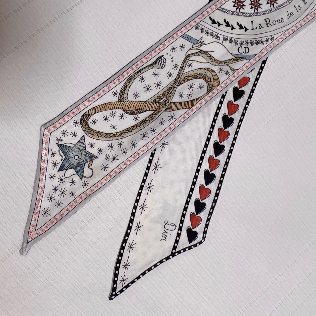 Christian Dior(クリスチャンディオール)のDIOR ディオール　ミッツァ　スカーフ　バンドー　バンダナ　現行美品 レディースのファッション小物(バンダナ/スカーフ)の商品写真